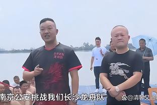 ⭕️圆神好学！安东尼晒自己沐浴在阳光中读书照？