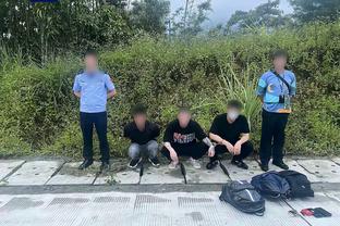 记者：拜仁再次讨论邀请小赫内斯执教，后者合同含解约条款